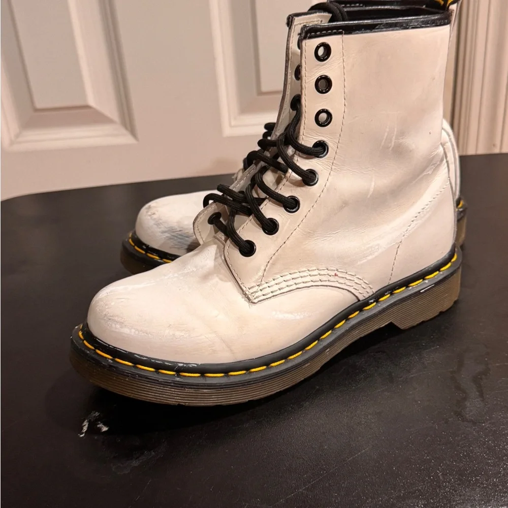 Dr. Martens White Ankle combat size 6 Boots